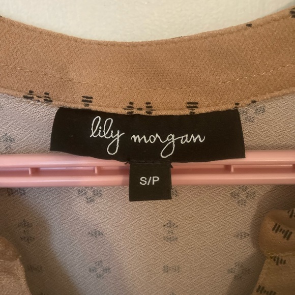 Tan coloured with small pattern, tank top. - Picture 2 of 2